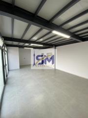 poslovni prostor   Beograd  Borča    JNA